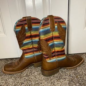 Women’s Ariat Cowboy boots size 9